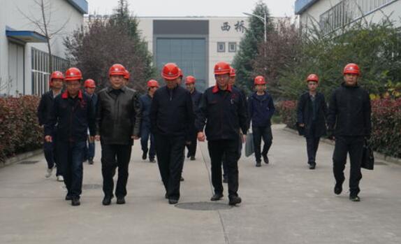 集團(tuán)領(lǐng)導(dǎo)金輝帶隊(duì)赴海紅軸承、電器開關(guān)進(jìn)行工作調(diào)研
